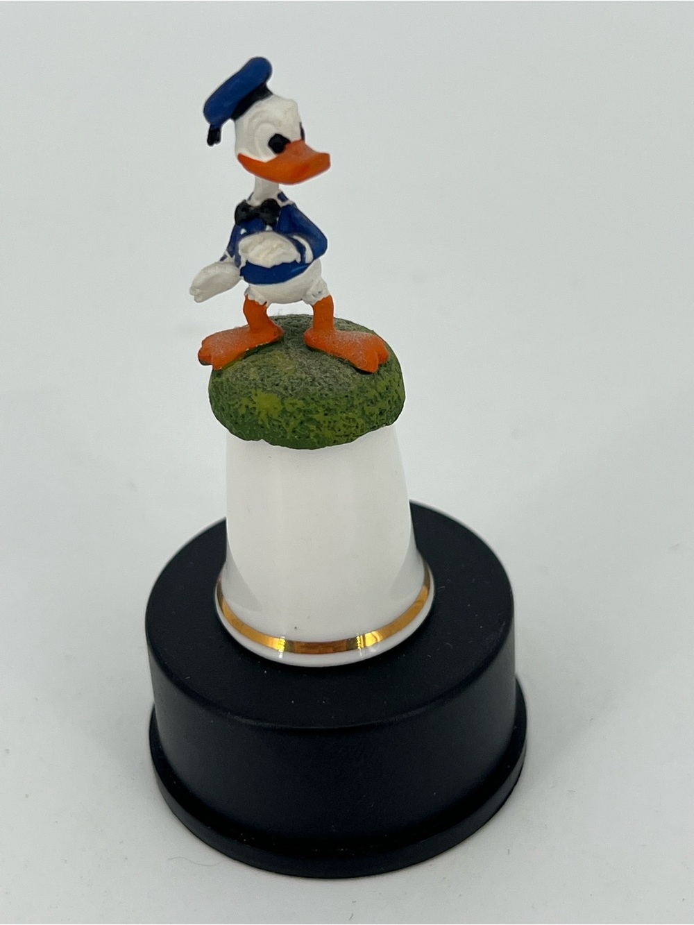 Sterling Classics Donald Duck Miniature Figurine Glass Dome Display 3” Disney